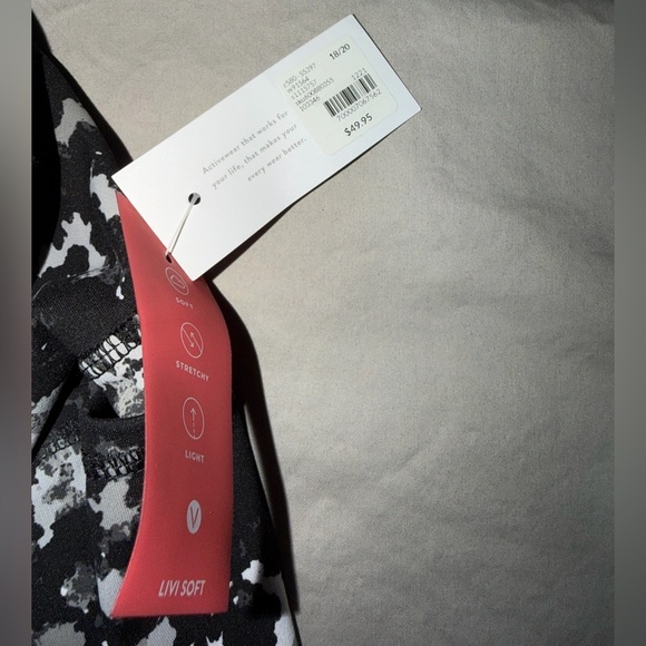 NWT Lane Bryant LIVI Soft Stretch 7/8 Leggings – Black & White Print 18/20 - Picture 3 of 4